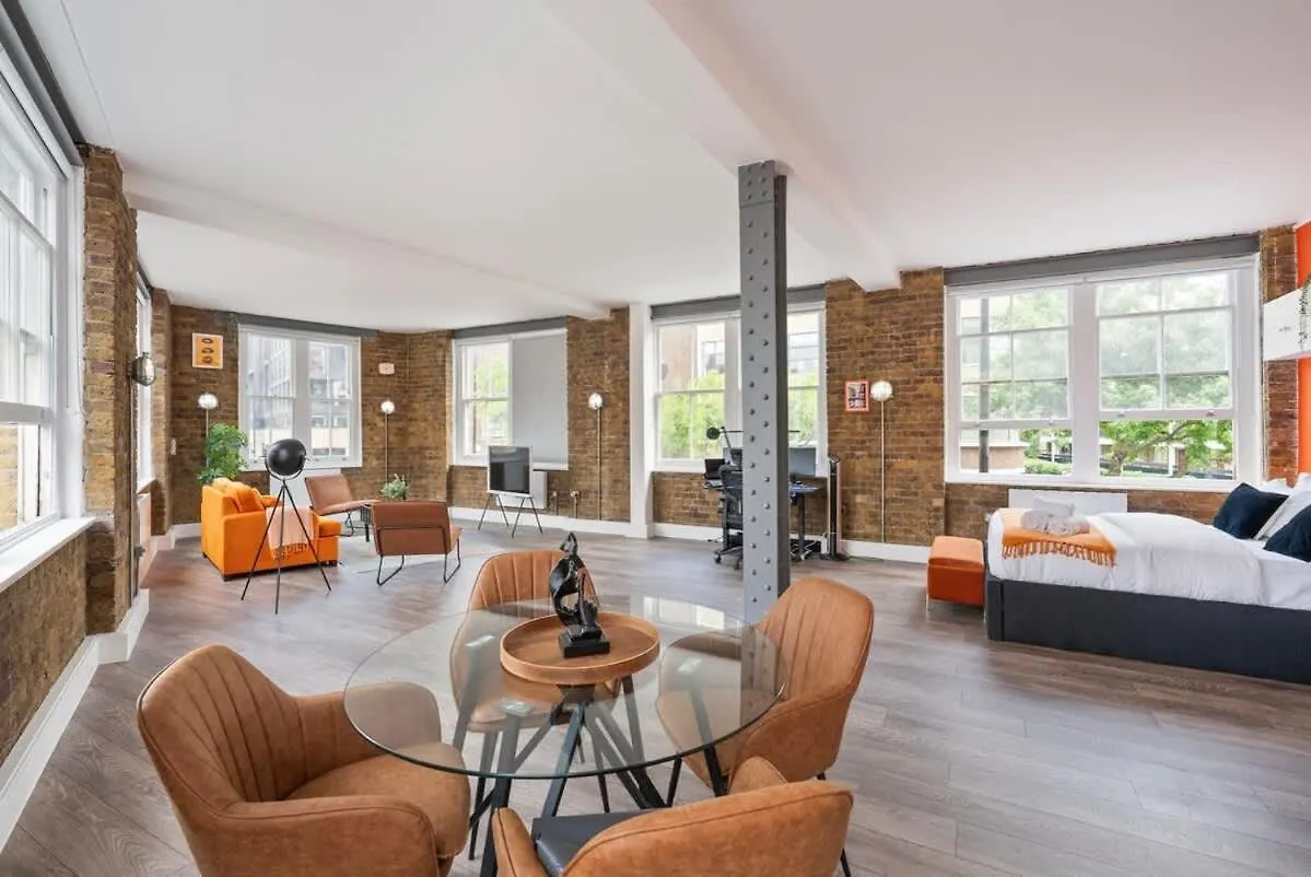 New & Spacious Studio In Old St London